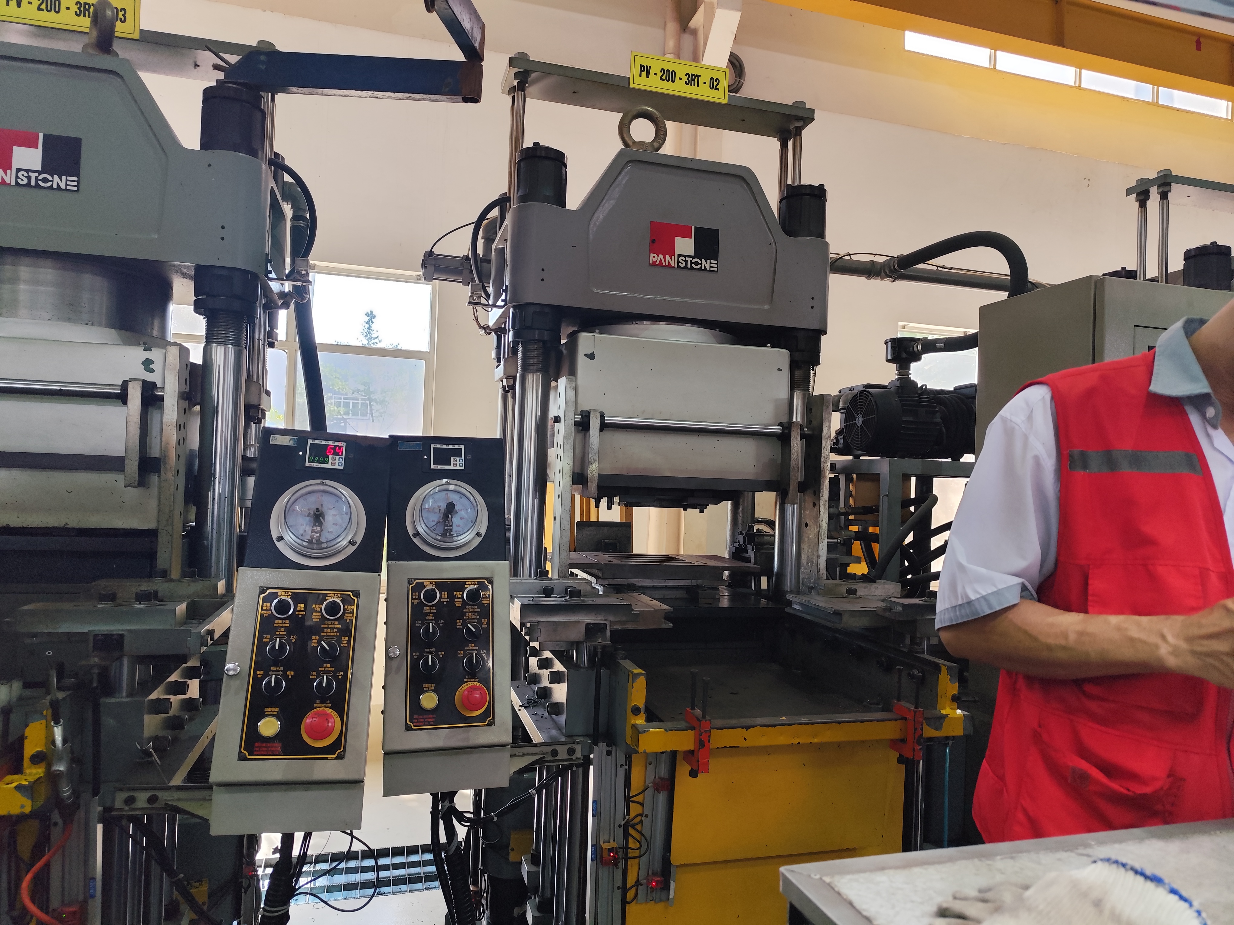Hydraulic press